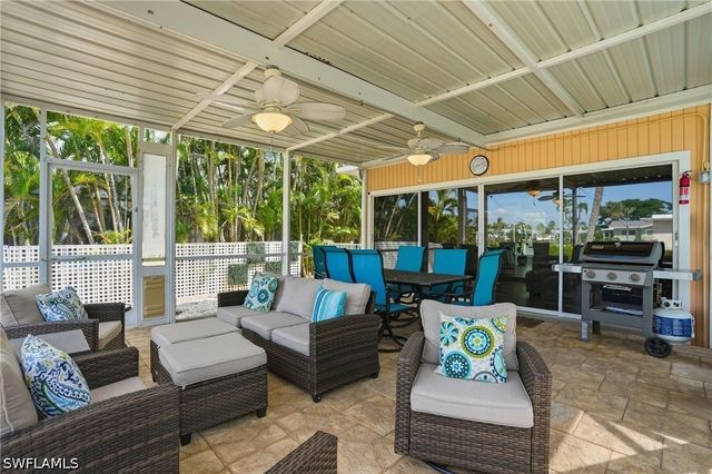 421 Connecticut ST, Fort Myers Beach, FL 33931