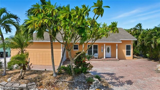 421 Connecticut ST, Fort Myers Beach, FL 33931