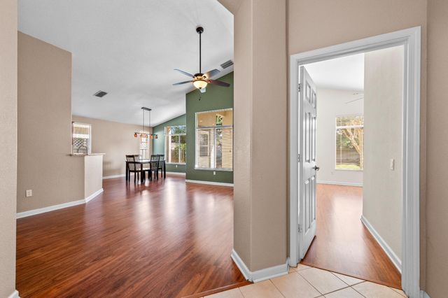 216 Trolleybell Ct, Roseville, CA 95747