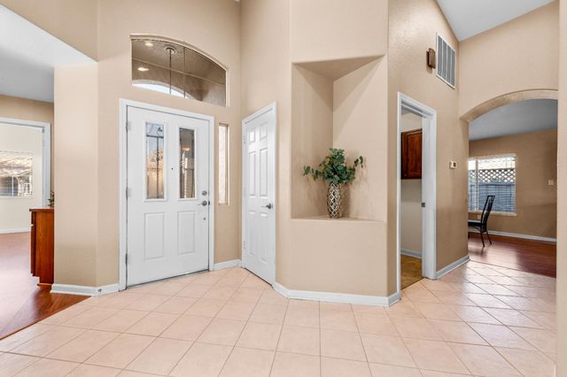 216 Trolleybell Ct, Roseville, CA 95747