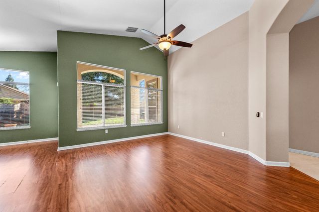 216 Trolleybell Ct, Roseville, CA 95747