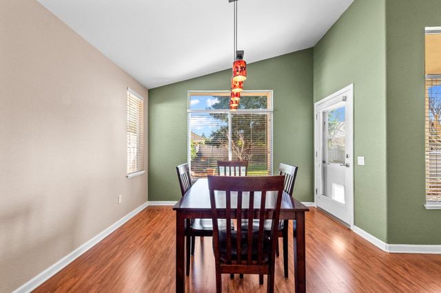 216 Trolleybell Ct, Roseville, CA 95747