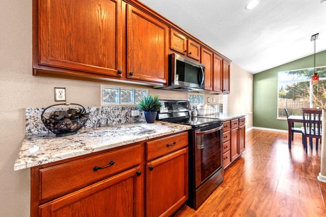 216 Trolleybell Ct, Roseville, CA 95747