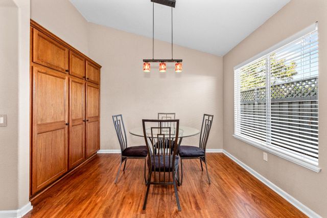 216 Trolleybell Ct, Roseville, CA 95747