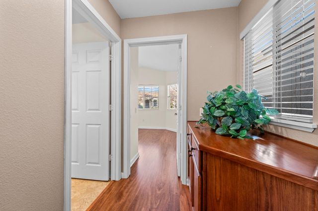 216 Trolleybell Ct, Roseville, CA 95747