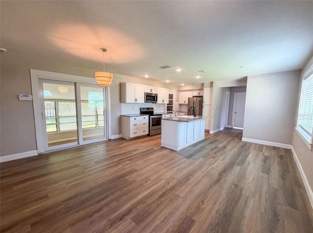 1521 W RIVER SHORE WAY, Tampa, FL 33603