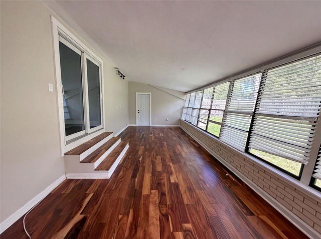1521 W RIVER SHORE WAY, Tampa, FL 33603
