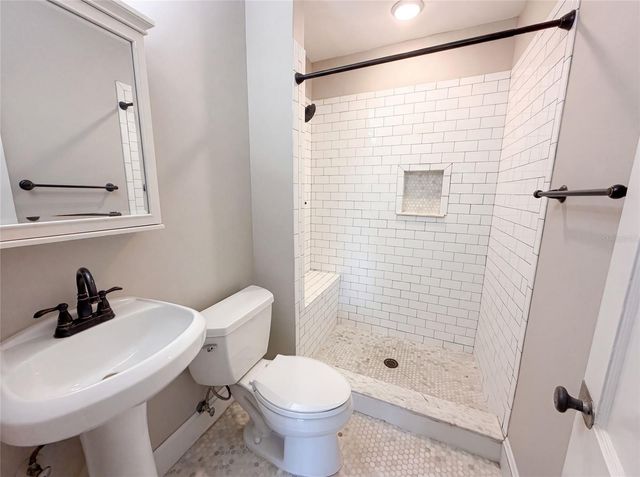 1521 W RIVER SHORE WAY, Tampa, FL 33603