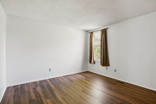 947 Coarsey Dr, Nashville, TN 37217