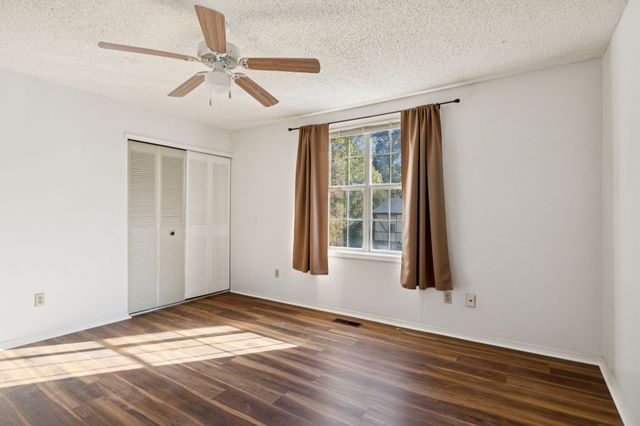 947 Coarsey Dr, Nashville, TN 37217