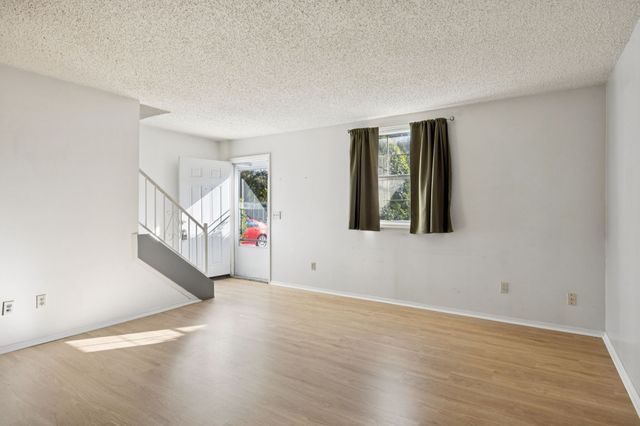 947 Coarsey Dr, Nashville, TN 37217