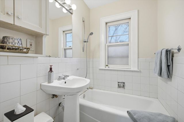 3736 45th Avenue S, Minneapolis, MN 55406