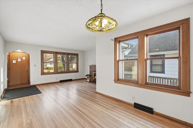 3736 45th Avenue S, Minneapolis, MN 55406