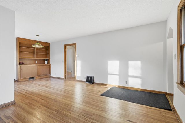 3736 45th Avenue S, Minneapolis, MN 55406