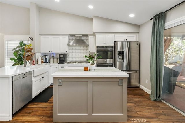 31429 Amsterdam, Winchester, CA 92596