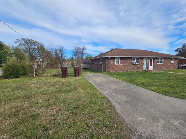 2000 Plow LN, Chesapeake, VA 23324