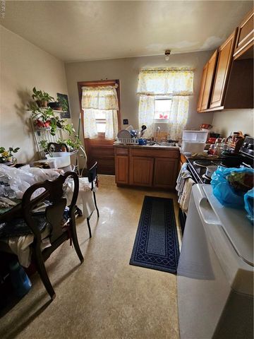 2000 Plow LN, Chesapeake, VA 23324