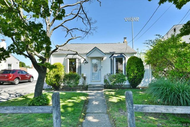 11 Glenda Drive, West Babylon, NY 11704