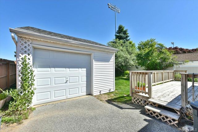 11 Glenda Drive, West Babylon, NY 11704