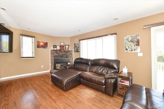 11 Glenda Drive, West Babylon, NY 11704