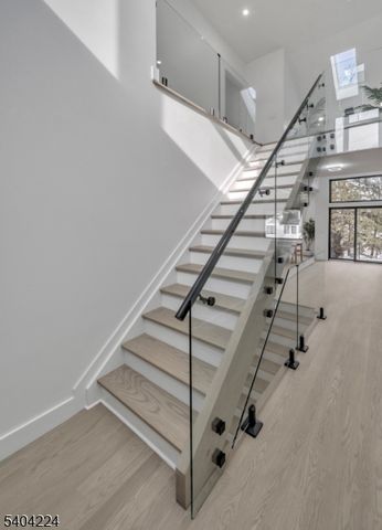 95 Fellswood Dr, Livingston Twp., NJ 07039