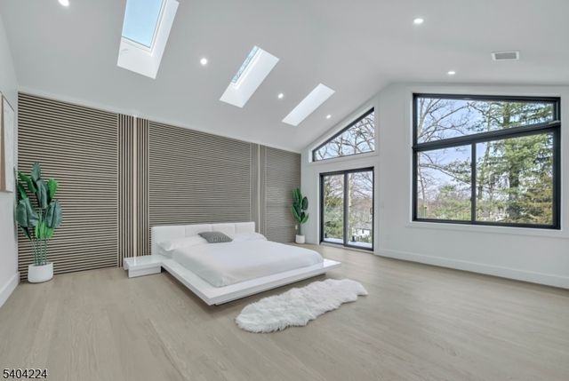 95 Fellswood Dr, Livingston Twp., NJ 07039