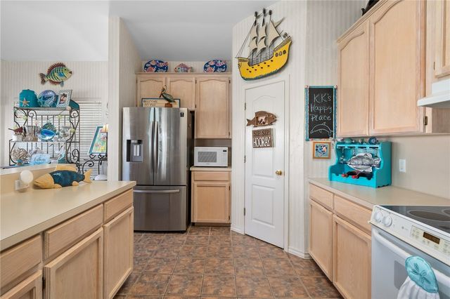 124 Sea View Dr, Aransas Pass, TX 78336