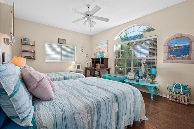 124 Sea View Dr, Aransas Pass, TX 78336