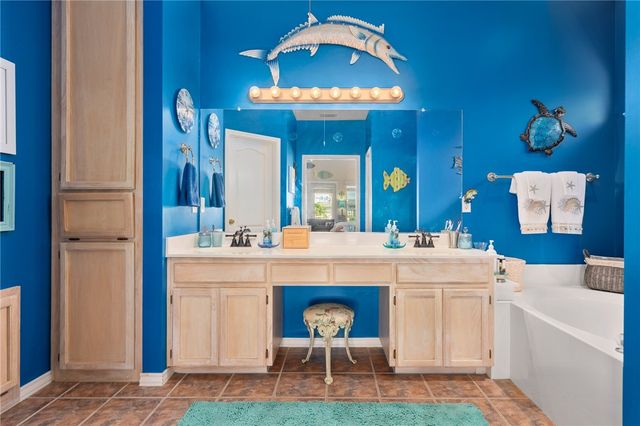 124 Sea View Dr, Aransas Pass, TX 78336