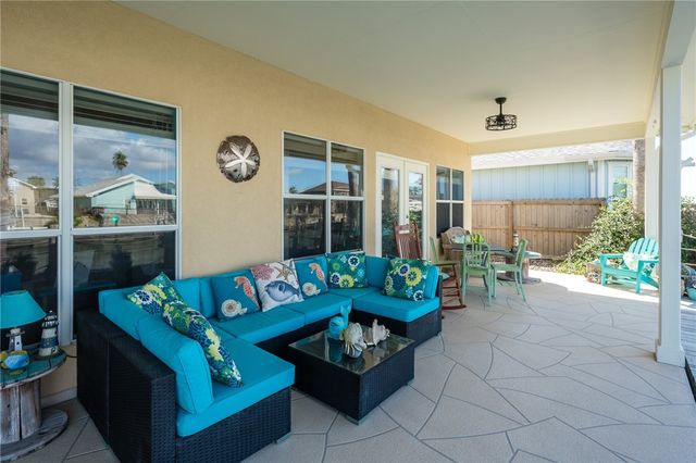 124 Sea View Dr, Aransas Pass, TX 78336