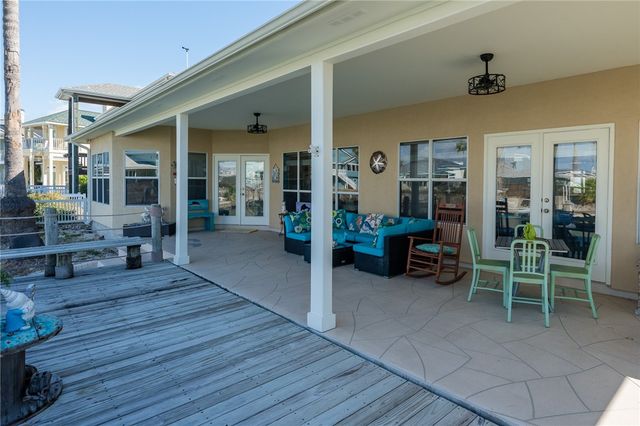 124 Sea View Dr, Aransas Pass, TX 78336