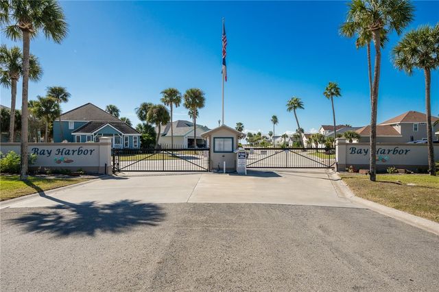 124 Sea View Dr, Aransas Pass, TX 78336