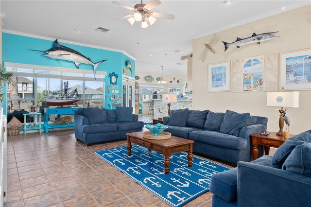 124 Sea View Dr, Aransas Pass, TX 78336