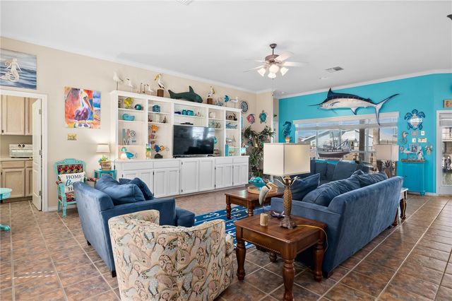 124 Sea View Dr, Aransas Pass, TX 78336