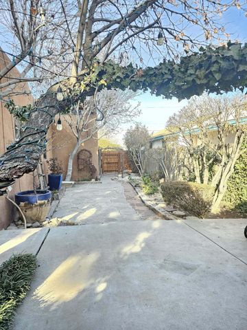 137 Carlito Road NW, Albuquerque, NM 87107