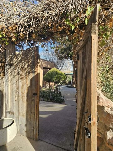 137 Carlito Road NW, Albuquerque, NM 87107