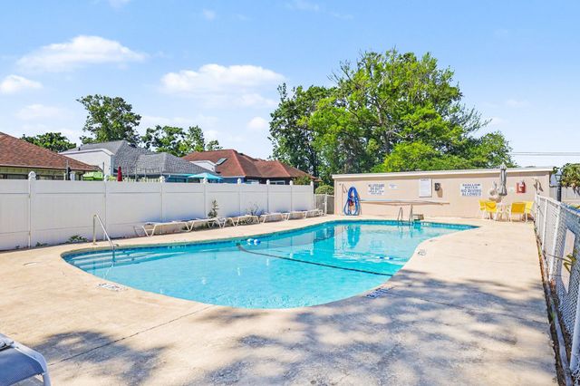 1000 11th Ave N Apt 113, North Myrtle Beach, SC 29582