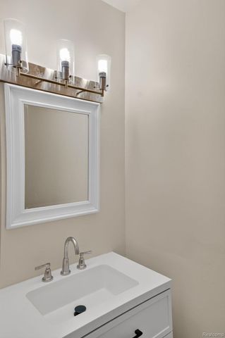 6384 Hunter Pointe Street, Westland, MI 48185