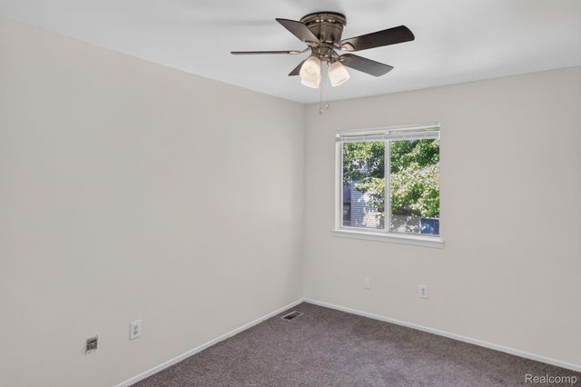 6384 Hunter Pointe Street, Westland, MI 48185