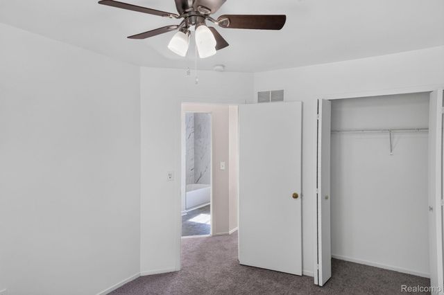 6384 Hunter Pointe Street, Westland, MI 48185