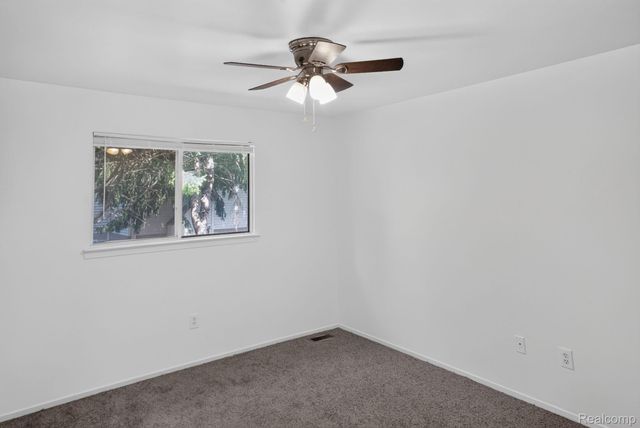6384 Hunter Pointe Street, Westland, MI 48185