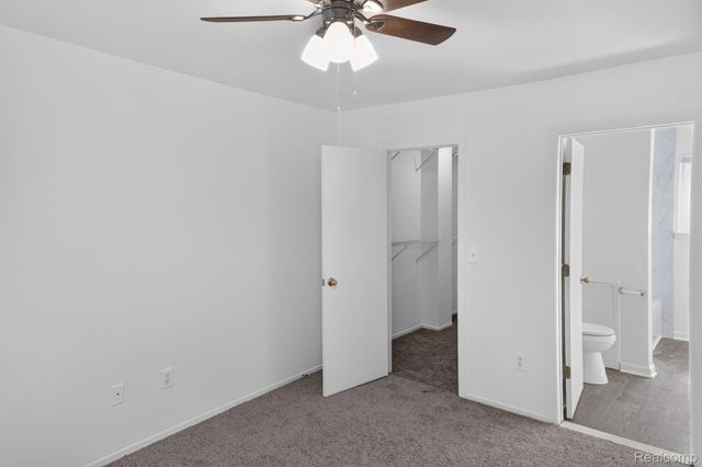 6384 Hunter Pointe Street, Westland, MI 48185