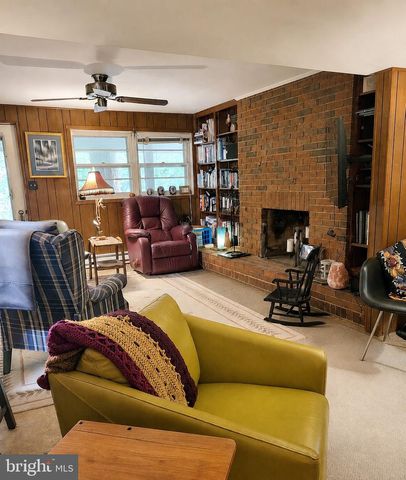 10104 SCOUT DR, Fairfax, VA 22030