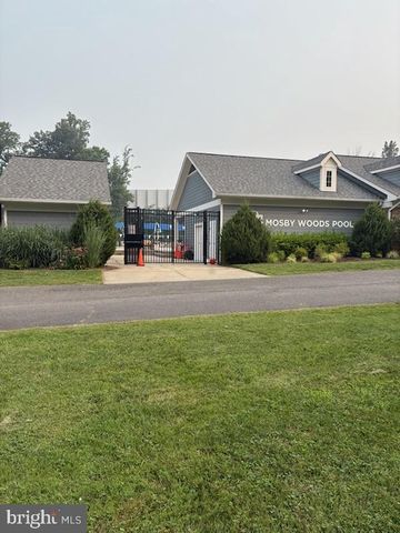 10104 SCOUT DR, Fairfax, VA 22030