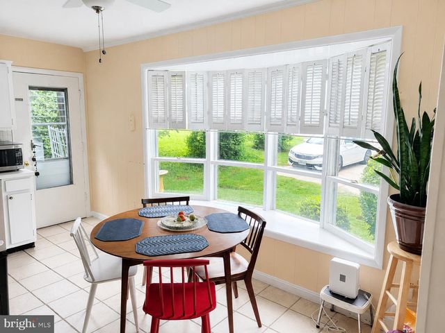 10104 SCOUT DR, Fairfax, VA 22030