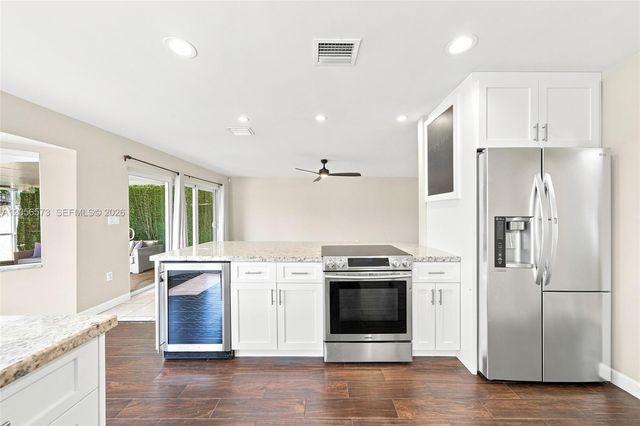 8406 NW 201st Street, Hialeah, FL 33015