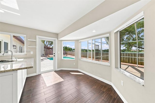 8406 NW 201st Street, Hialeah, FL 33015