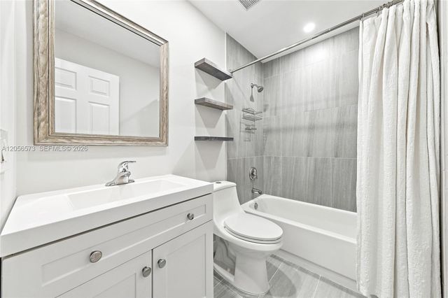 8406 NW 201st Street, Hialeah, FL 33015