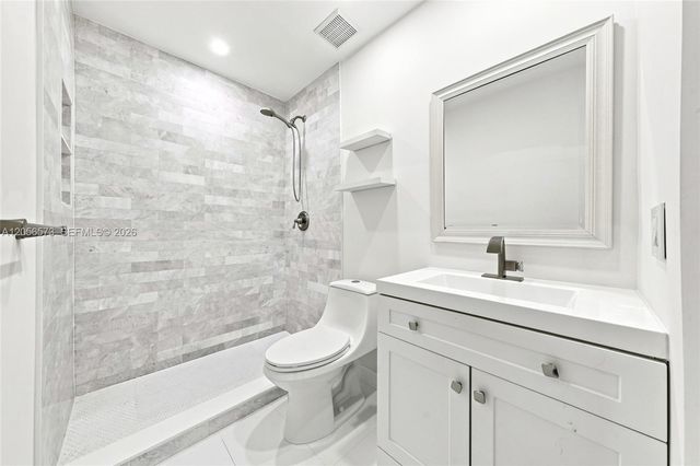 8406 NW 201st Street, Hialeah, FL 33015