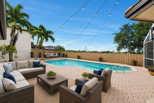 8406 NW 201st Street, Hialeah, FL 33015